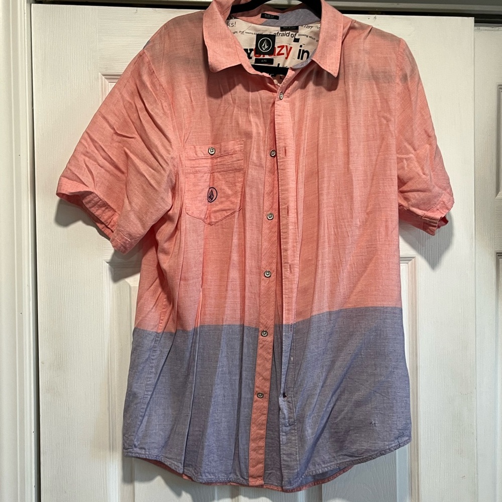 Volcome button up